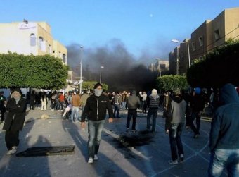 Tunisie: tirs de lacrymogènes contre une manifestation anti-Nessma TV
