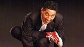 الفكاهي اسماعيل يرد انفجار قنبلتين لا يعني أن الجزائر بلد جريمة وإرهاب