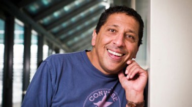 L’humoriste français Smaïn invité aux “Journées du rire algérien” à Oran