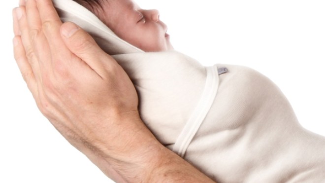 “القماط”ممنوع حتّى التّأكد من سلامة الأطراف السفلى للمولود طبيا