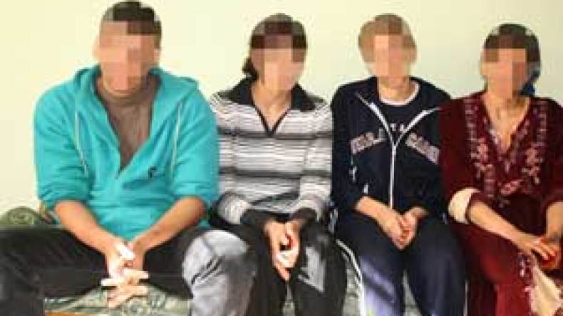 كابوس العمى يهدد عائلة بأكملها ومن يتجاوز العشرين يفقد بصره