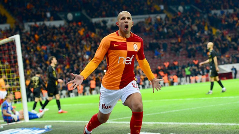 فيغولي أفضل محترفينا قبل “الكان” ويريح بلماضي