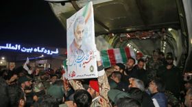 Marée humaine dans la ville iranienne d’Ahvaz pour l’adieu au général Soleimani