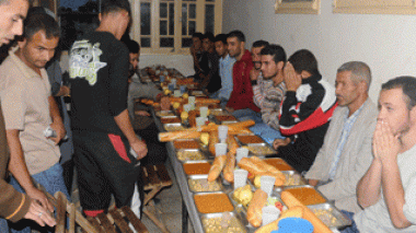 Head of Algerian consumers' Federation : “Tons of bad meat and foodstuffs served at charity restaurants”
