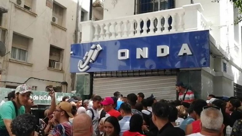 طوابير طويلة للظفر بتذكرة لمشاهدة سولكينغ