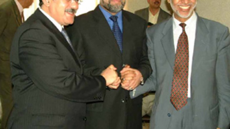 التحالف الرئاسي لم يتفاجأ و”المعارضة” تعتبر التغيير “لا حدث”