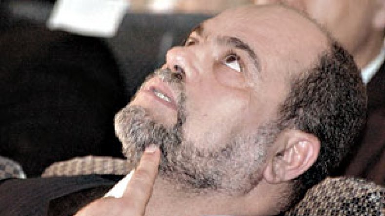 7 مؤسسيين وقياديين في “حماس” يطالبون برأس سلطاني