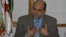 أبوجرة يتعرض لمحاولة ضرب من طرف أحد المؤسسين