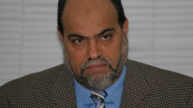 رئيس‮ ‬جمعية‮ ‬الإصلاح‮ ‬والإرشاد‮ ‬يتهم‮ ‬أبوجرة‮ ‬بمحاولة‮ ‬الإستيلاء‮ ‬على‮ ‬الجمعية‮ ‬