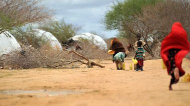 Enlèvements: les troupes kényanes progressent dans le Sud somalien
