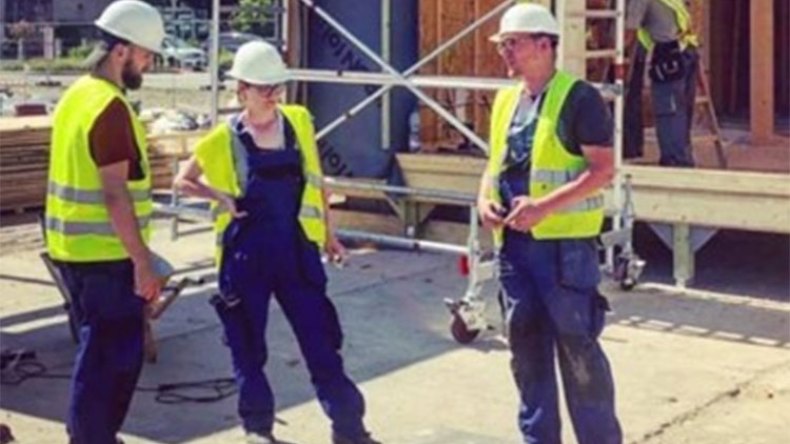 طلاب جزائريون يفوزون بالمرتبة الثانية عالميا في بناء منازل صديقة للبيئة