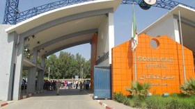 سونلغاز تستخدم جهازا آليا لقراءة مؤشر الكهرباء والغاز