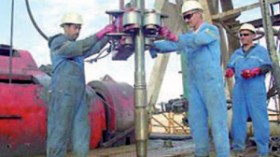 مرتزقة‭ ‬القذافي‭ ‬ينهبون‭ ‬الحفارة‭ ‬البترولية‭ ‬الجزائرية‭ ‬215‭  ‬في‭ ‬ليبيا‭ ‬