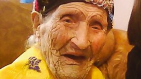 عمرها 120 سنة .. تصلي وتصوم ولم تزر الطبيب في حياتها