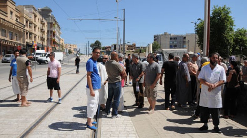 عصابات‭ ‬مدججة‭ ‬بالسيوف‭ ‬والسواطير‭ ‬تقتحم‭ ‬أقبية‭ ‬عمارات‭ ‬سوريكال‭ ‬طمعا‮ ‬في‮ ‬الترحيل