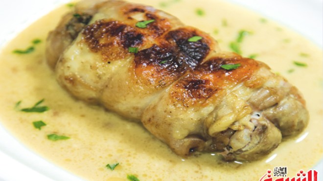 فخد دجاج محشي مع صلصة الجبن