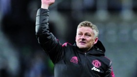 مانشستر يونايتد يتصدر ترتيب الدوري بعد تعاقده مع المدرب سولسكاير