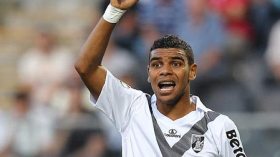 سوداني يزأر و”يجلد” الإعلام البرتغالي!