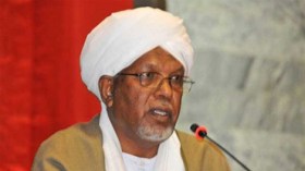 استقالة رئيس البرلمان السوادني ونائبيه