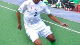 “سأستمر في العمل مع فريقي وتسجيل الأهداف حتى أصل إلى المنتخب الأول”