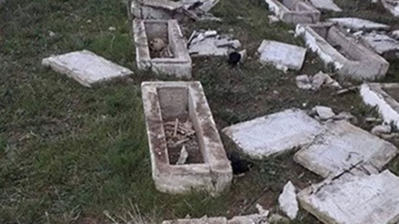 مجهولون يخربّون شواهد الأضرحة بمقبرة الشهداء في قالمة