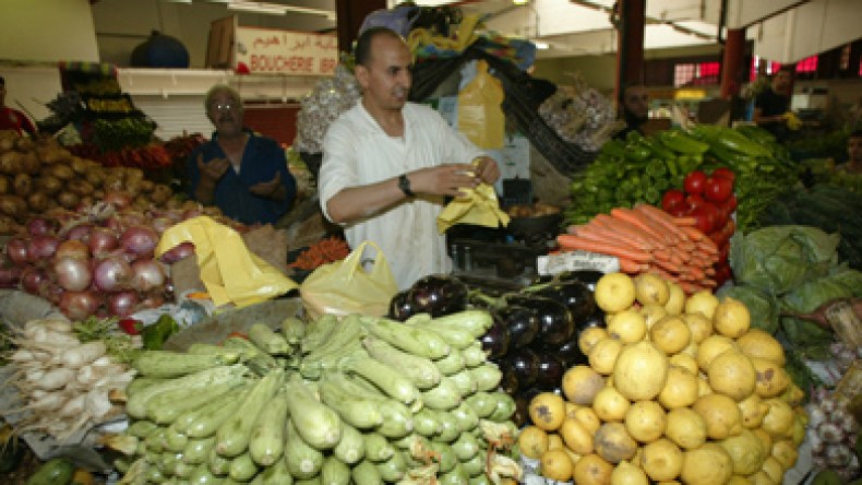 تجار المواسم يشعلون النار في الأسعار عشية رمضان