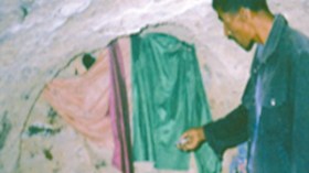 جزائريون‮ ‬يدفنون‮ ‬موتاهم‮ ‬داخل‮ ‬كهوف‮ ‬ومغارات‮ ‬بجبال‮ ‬سوق‮ ‬اهراس