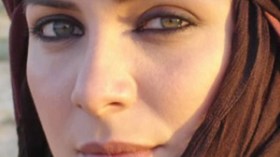 سكان‭ ‬منطقة‭ ‬‮”‬القدم‮”‬‭ ‬بدمشق‭ ‬يهاجمون‭ ‬سلاف‭ ‬فواخرجي‭ ‬