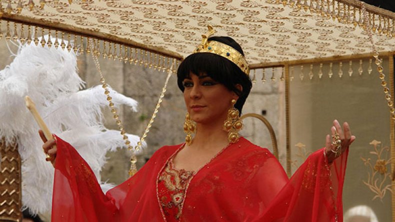 سلاف فواخرجي: لا موالاة ولا معارضة أنا سورية وفقط