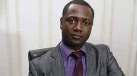 حادثة “سليمان” مع عنصرية “الهوليغانز” تقتحم دهاليز السياسة