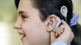 عشرة بالمائة من الجزائريين يعانون من قلة السمع