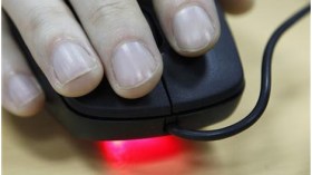وفاة “دوجلاس إنجيلبارت” صاحب فكرة فأرة الكمبيوتر عن 88 عاماً