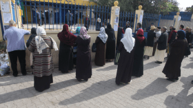  فوضى وتشابك بالأيدي للظفر بـ “الشهرية” في ورقلة