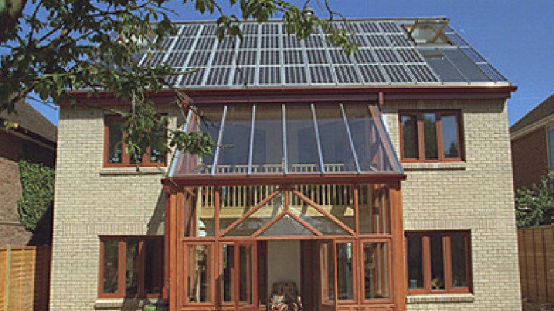 مركز بحث جزائري يصمم مساكن ريفية تستخدم الطاقة الشمسية والطين والحجارة