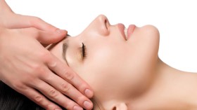 وصفات طبيعية وتدابير منزلية للعناية ببشرة العروس