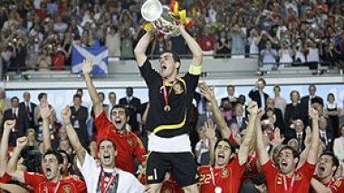 Torres delivers finishing touch to make Spain kings of Europe