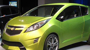 Tirage au sort de la campagne « Echorouk Solidarité » : une jeune fille de 24 ans gagne la nouvelle « Spark »