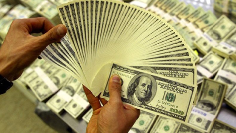 عجز الميزانية الأمريكية يتراجع إلى 680 مليار دولار