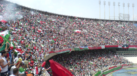 من الفرجة الرياضية إلى الأهازيج السياسية