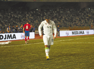 President of Football Federation pressures the coach to make changes in the line-up