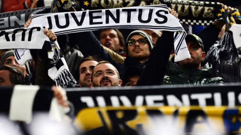 مجانين “اليوفي” في الجزائر يعلنون عن أنفسهم