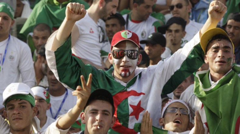 الجوية الجزائرية توفر أربعة طائرات لنقل مشجعي “الخضر” إلى واغادوغو