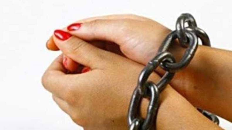 توقيف سيدة بتأشيرة مزورة بمطار عبان رمضان بجاية