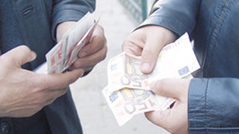 “المارشينوار” يكبّد الجزائر خسارة 40 ألف مليار