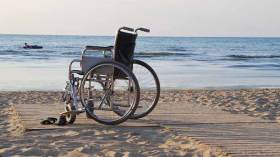 المعاقون.. أشخاص لا ترغب فيهم شواطئ الجزائر!