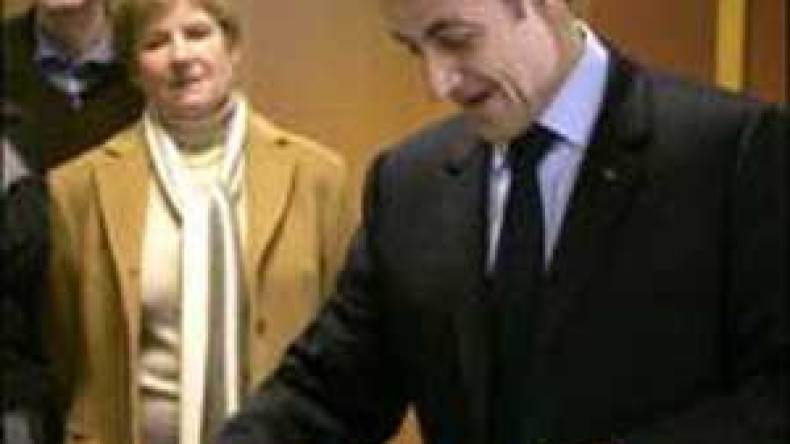 نكسة لليمين ولساركوزي في الدورة الأولى من الانتخابات البلدية في فرنسا