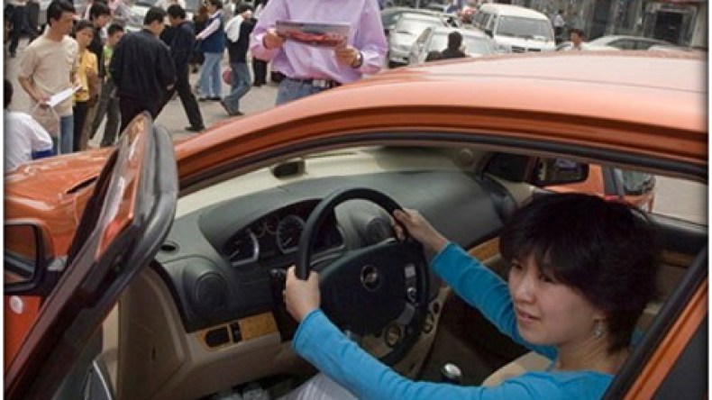 صيني يقتل طفلة كرد فعل على خلافه مع أمها