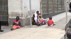 اللاجئون الأفارقة يعودون من جديد إلى شوارع البويرة