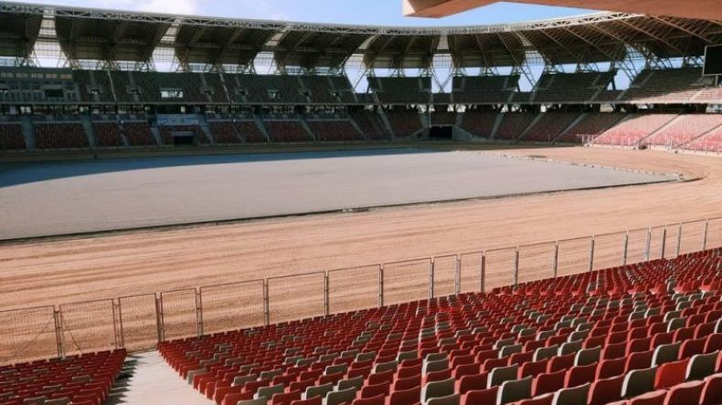 الملعب الجديد لِوهران بِبساط طبيعيّ في الرّبيع المقبل