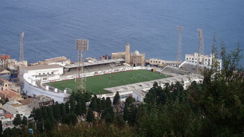 تجديد بساط ملعب “بولوغين” يتأخر